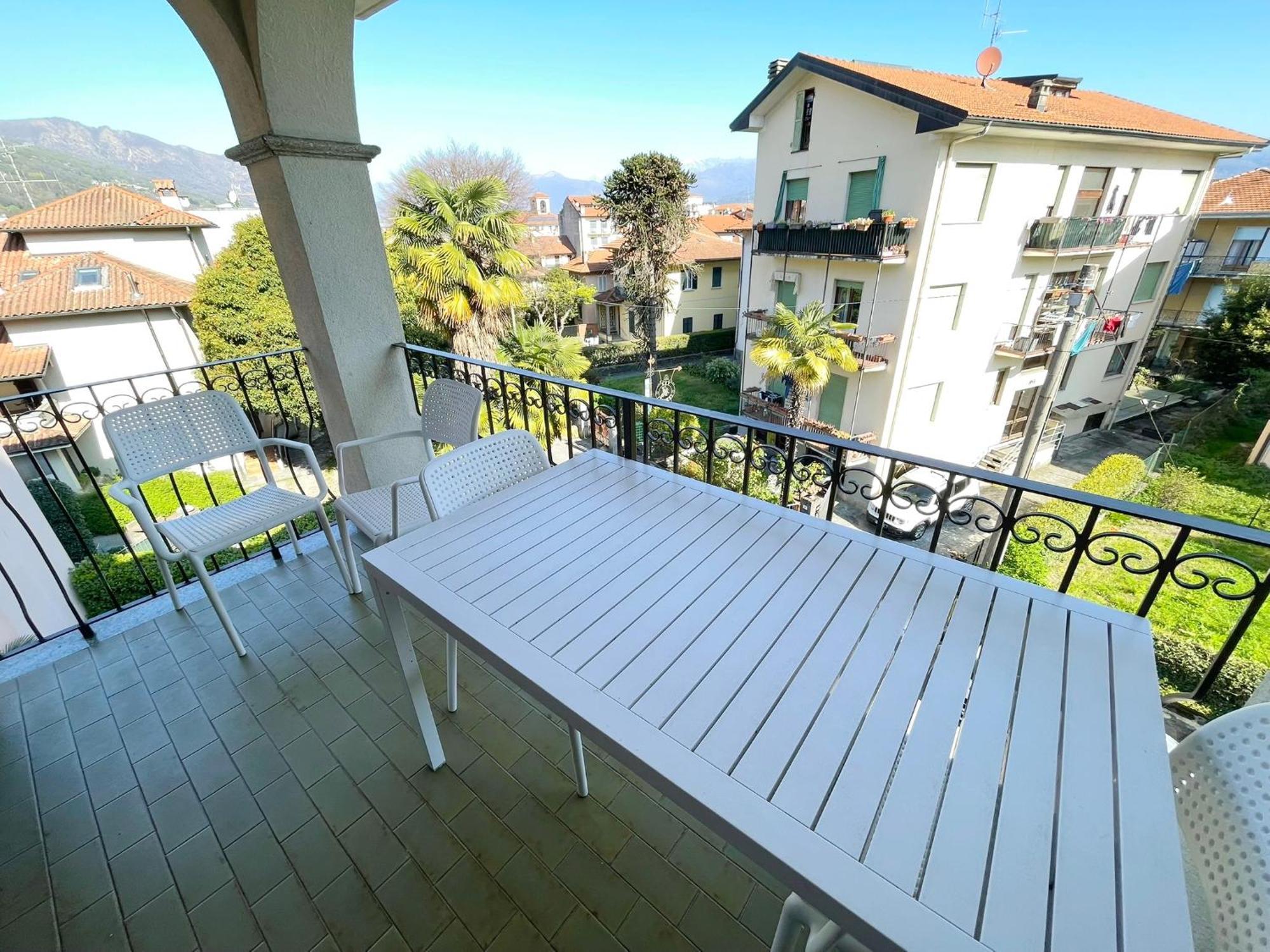 Lovingstresa 2 Brand New Apartment Kültér fotó